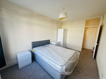 Bath Road, Maidenhead - Photo 5