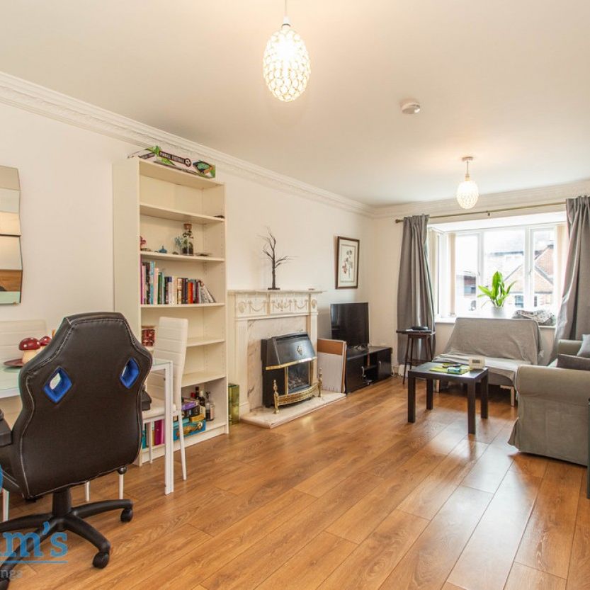 2 bed Ground Floor Flat for Rent - Photo 1
