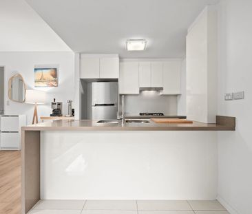 Modern Two-Bedroom Living in Sought-After St Ives Complex - Photo 5