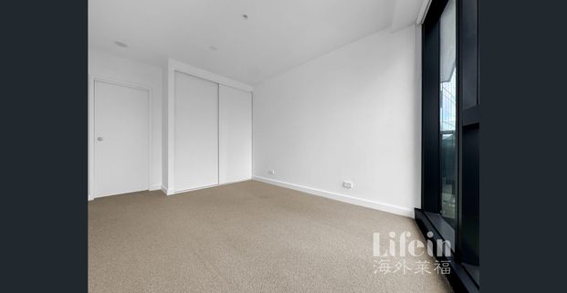Modern 2-Bedroom Apartment in the Heart of Box Hill - Photo 1