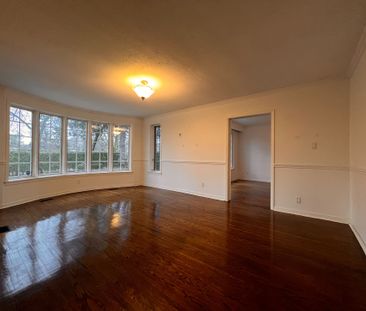 For Lease - 93 Lord Seaton Road, Toronto, Ontario - Photo 4