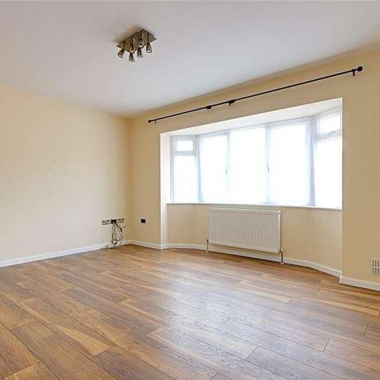 Severn Drive, Enfield, EN1 - Photo 1