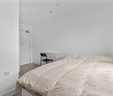 1 bedroom in a house share to rent - Photo 2