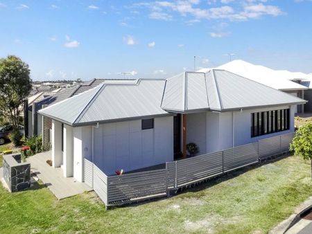 29 Rawlins Crescent, North Lakes QLD 4509 - House For Rent - $590 | Domain - Photo 3