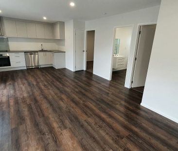 Modern 2BR – 5 min to Sturges Rd Train Station - Photo 6