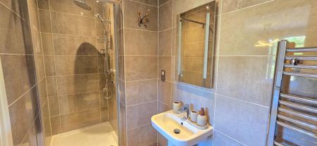 5 bedroom detached house to rent - Photo 5