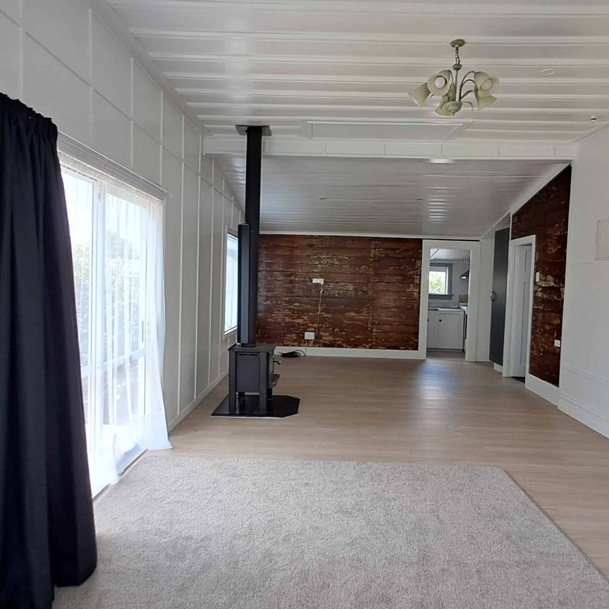 Tidy Cottage Close to Town - Photo 1