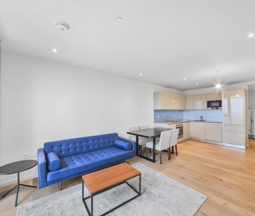 1 Bed Flat, St. Gabriel Walk, SE1 - Photo 1