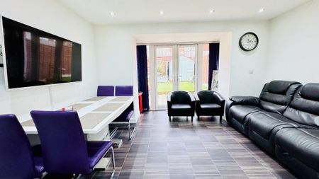 4 bedroom terraced house to rent - Photo 2