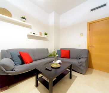 Nice attic room in Madrid - Photo 5