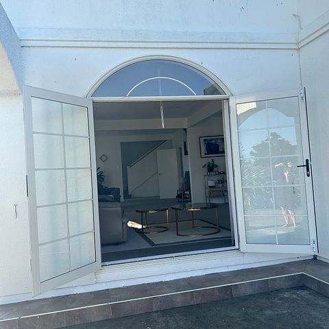 Smaller families welcome - Photo 1