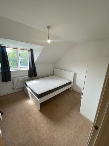 Room in a Shared House, James Counsell Way, BS34 - Photo 3