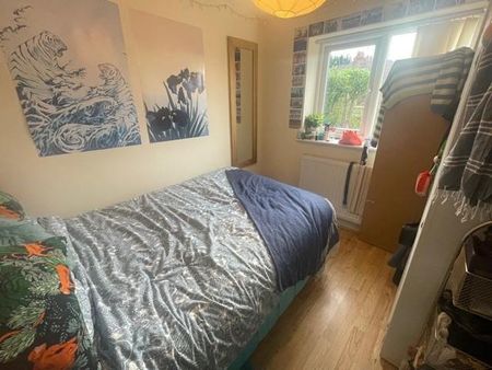 5 bedroom private hall to rent - Photo 2