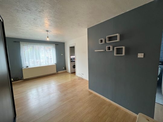 Concord Close, Northolt, Middlesex, UB5 6JZ - Photo 1