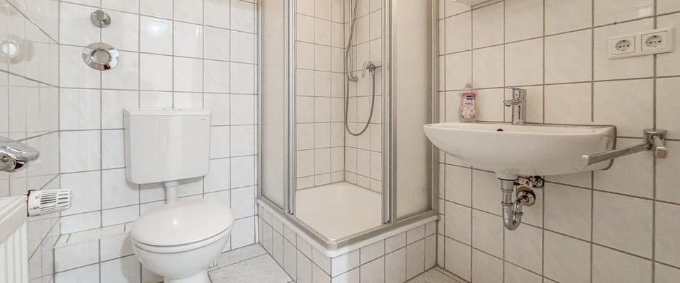 3,5 Zimmer - frisch renoviert - zentrale Lage - opt. Stellplatz - Foto 1