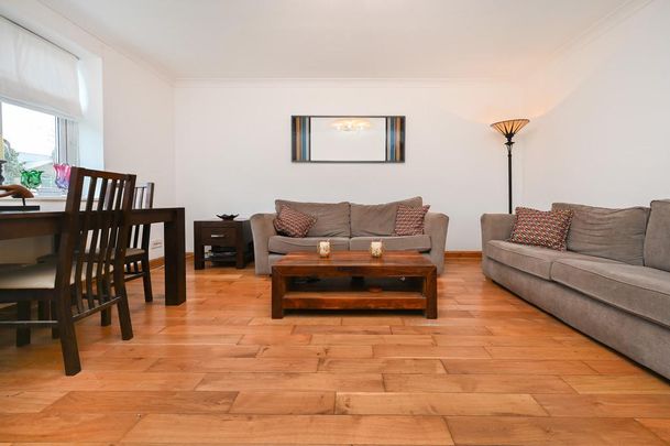 2 bedroom ground floor flat to rent - Photo 1