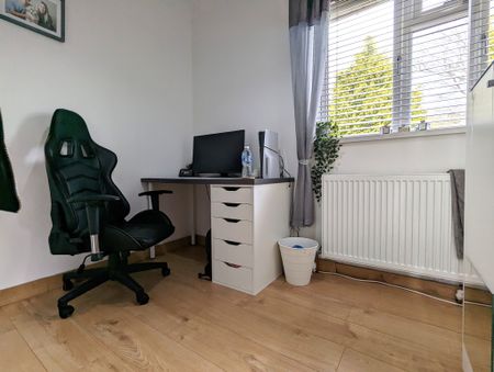 Pendre Crescent, Pontyclun, Llanharan - Photo 2