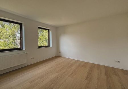 Erstbezug nach Modernisierung: Hochwertige, gut geschnittene 3-Zimmer-Whg. mit Balkon - Photo 4