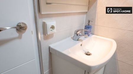 madrid, Community of Madrid 28004 - Photo 3