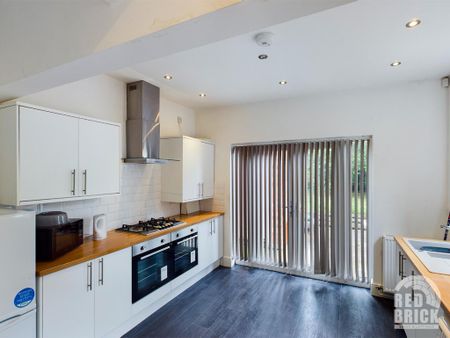 1 bedroom in a house share to rent - Photo 3