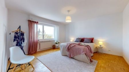 Jackpot Comfortable apartment and 3 months free parking - Photo 2