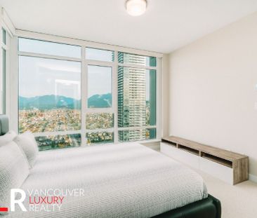 Condo in Burnaby, BC - Photo 4