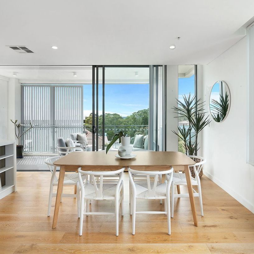 Spectacular panoramic vistas and unrivalled village living - Photo 1