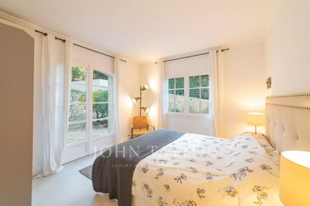 Maison à louer Mougins, Cote d'Azur, France6 500 EUR / Mois - Photo 4