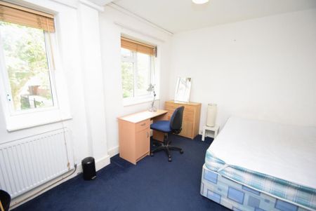 3 bedroom apartment to rent - Photo 4