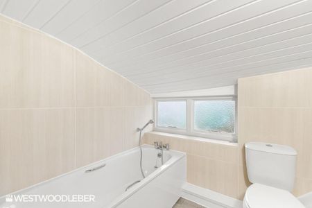 3 bedroom apartment to rent - Photo 5