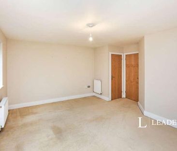 Wynsdale Chase, Warsash, Southampton, SO31 - Photo 1
