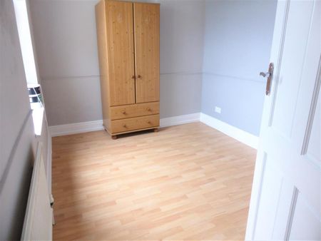 3 bedroom House To Let - Photo 4