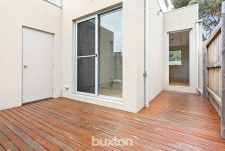 STUNNING TWO BEDROOM BEAUTY-6 MONTH LEASE - Photo 5