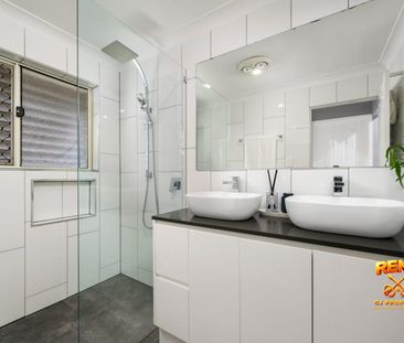 Renovated Family Home in Quiet Cul-de-Sac – Spacious & Convenient L... - Photo 6