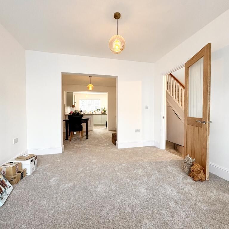 1 bedroom in a house share to rent - Photo 1