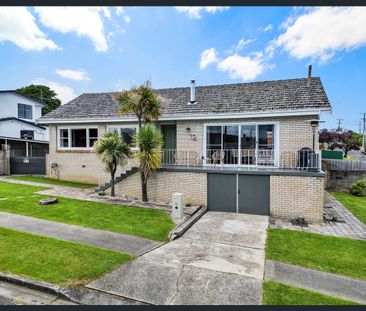 Modern family home in Newhnam - Photo 2