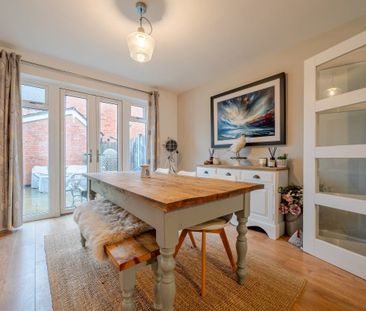 5 bedroom detached house to rent - Photo 4