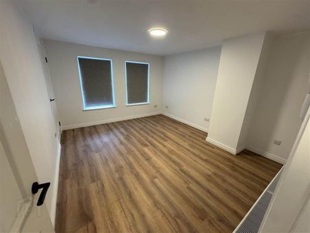 38 Prince Andrew Park, Belfast, BT12 5PW - Photo 2
