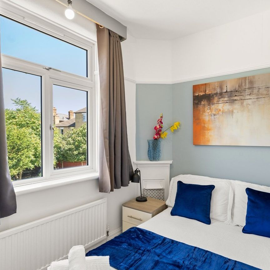 5 Bed Detached House, South Road, SE23 - Photo 1