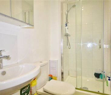 Wingfield Close, New Haw, Addlestone, Surrey, KT15 3BX - Photo 4