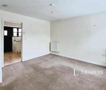 1 bedroom semi-detached house to rent - Photo 2