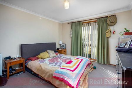 FAMILY HOME WITH LARGE BACKYARD IN EATON - Photo 4