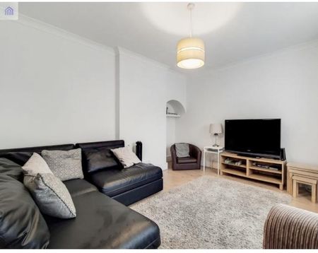 4 bedroom terraced house to rent - Photo 3