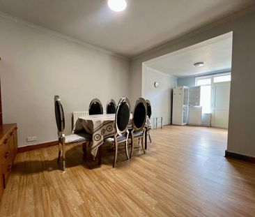 4 Bed Semi-Detached House, Hazelbury Crescent, LU1 - Photo 1