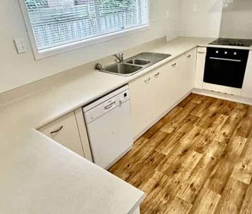 Freshly Renovated 3-Bedroom Home - Don't miss out! - Photo 2