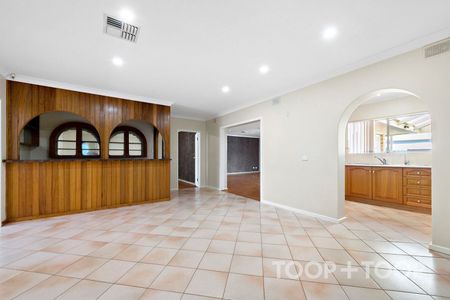 Spacious 3 Bedroom Family Home - Photo 3