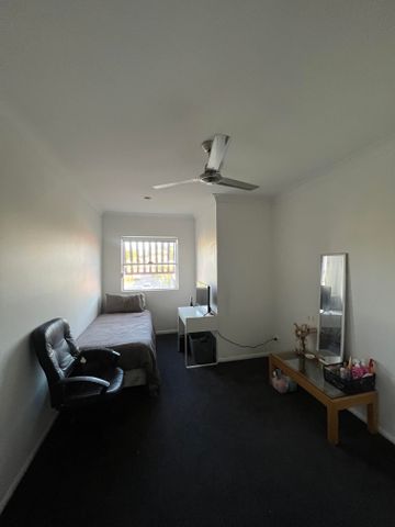 Varsity Lakes - Photo 2