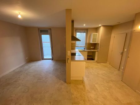 Location Appartement 2 pièces 57m² MONTAUBAN 82000 - Photo 4