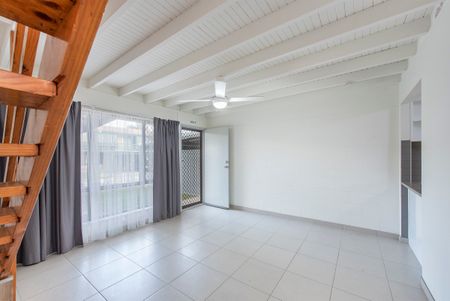 1/12 Heather Street, Logan Central QLD 4114 - Townhouse For Rent - $360 | Domain - Photo 2