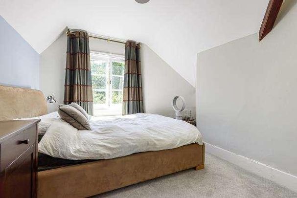Sunningdale, Berkshire, SL5 - Photo 1
